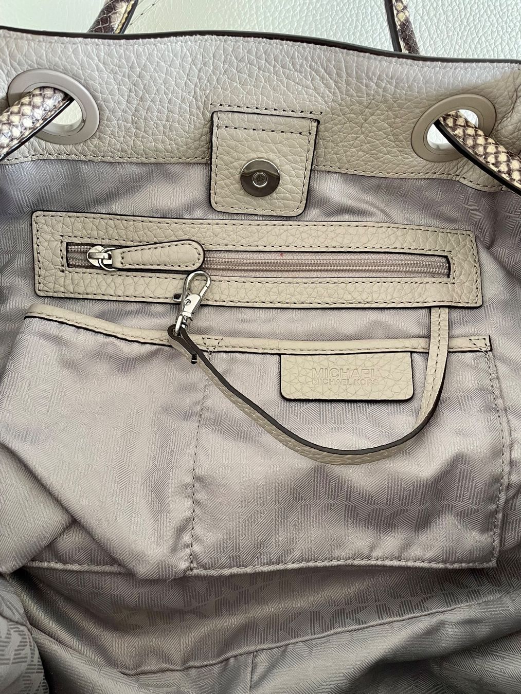 Michael Kors Borse da donna: NEW Michael KORS GENUINE LEATHER BAG – Nuovo (secondo la descrizione) da Forch venduto da ele_9gsf 4