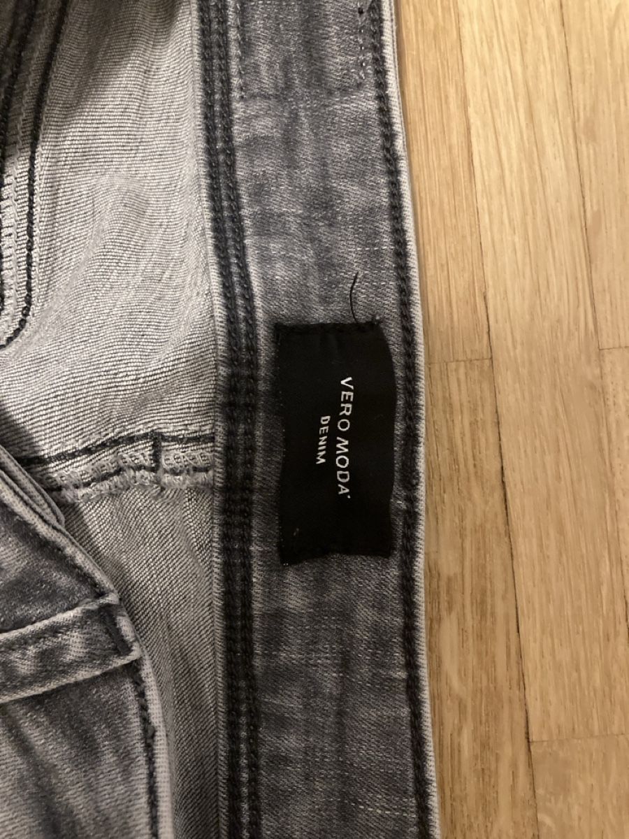 Vero Moda Jeans: Graue Jeans – Usato da Urtenen-Schönbühl venduto da alessibas 2