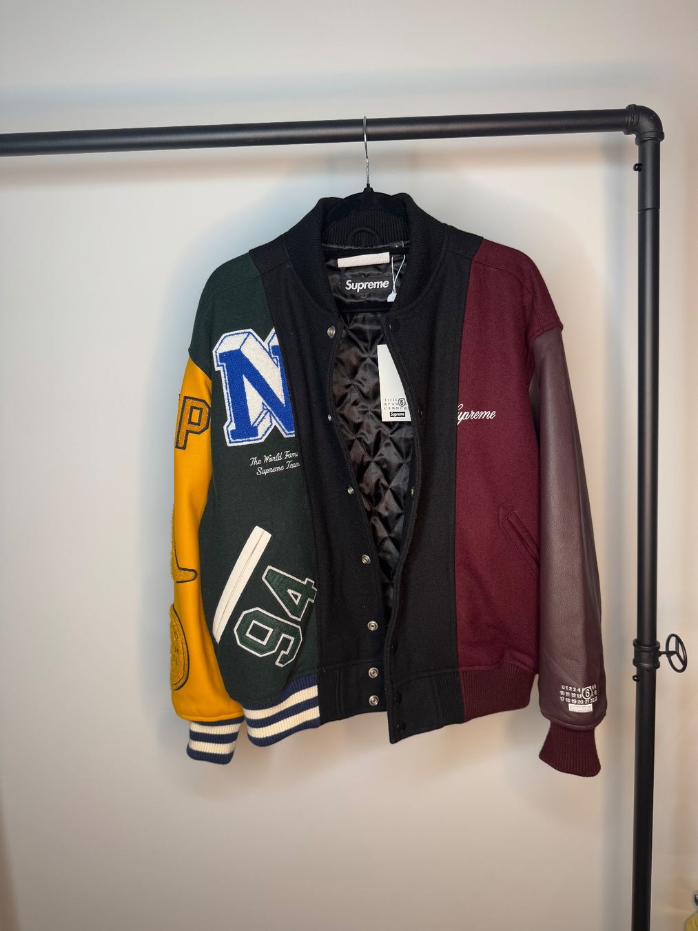 Supreme Giacche: Supreme Giacca Varsity X MM6 Maison Margiela – Nuovo e nell'imballaggio originale da Lumino venduto da Kussed 2