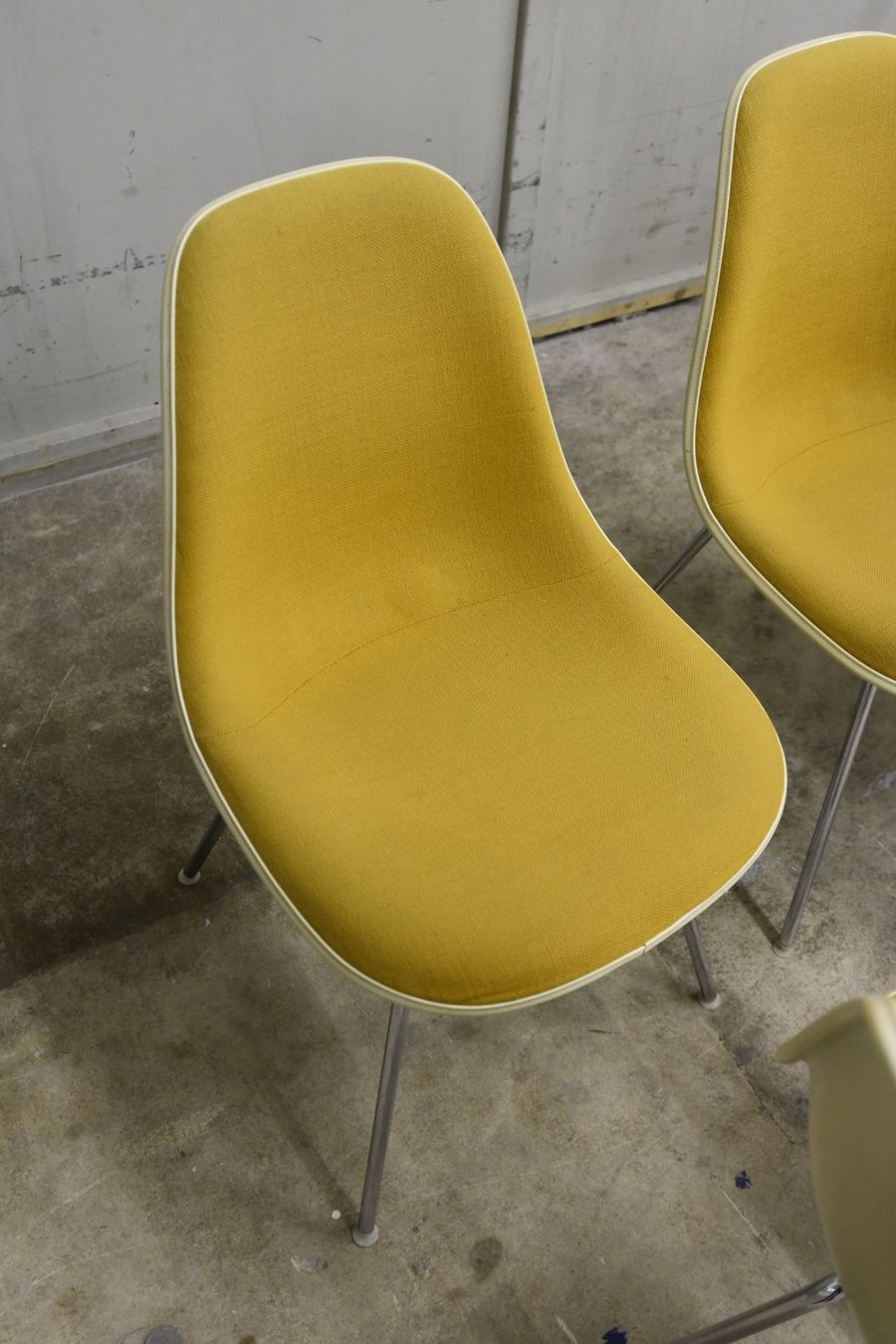 Herman Miller Sedie: 7Stk. Herman Miller DSX Stühle Fiberglas Eames – Usato da Lichtensteig venduto da UsedIN 7