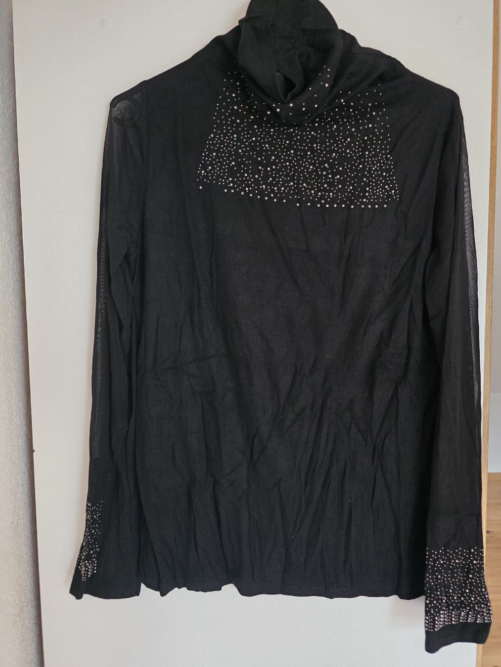 Maglioni & Felpe: Schwarzer Rollkragenpullover mit Strass – Nuovo (secondo la descrizione) da Toffen venduto da ver_x68f 3