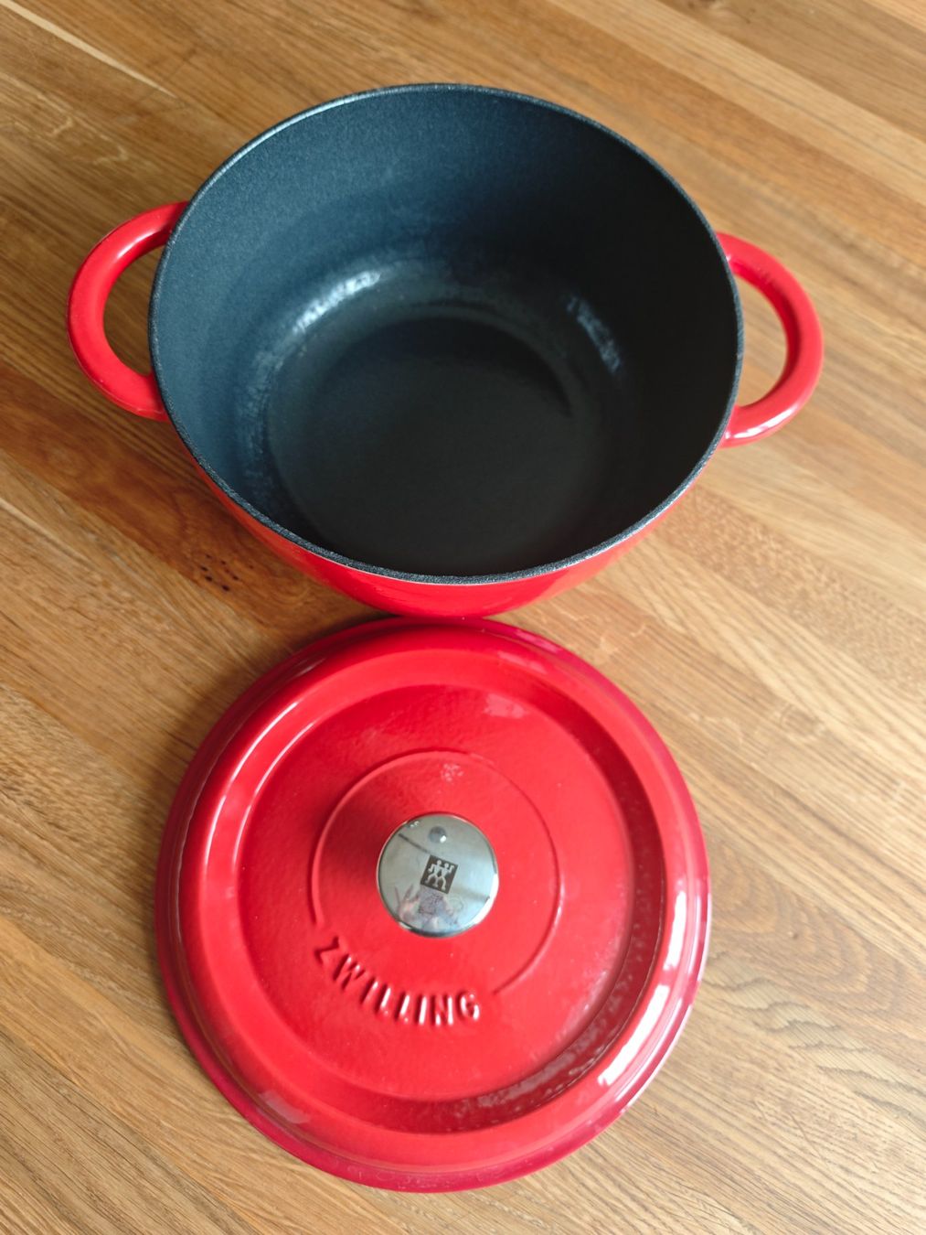 Pentole: Zwilling Bräter rot, Grösse 24 cm – Usato da Gunzgen venduto da 0Aurin0