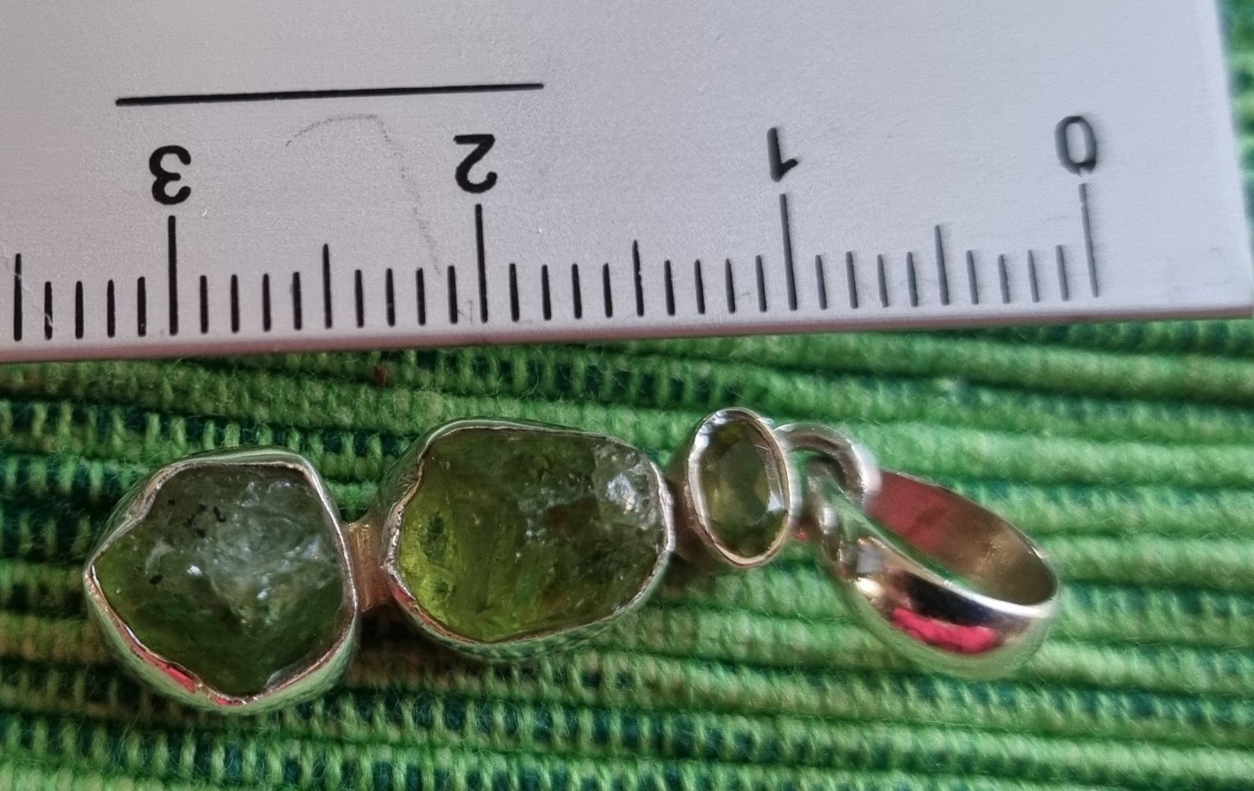 Ciondoli: Peridotanhänger 925 Silber – Nuovo (secondo la descrizione) da unterägeri venduto da ursiou 3