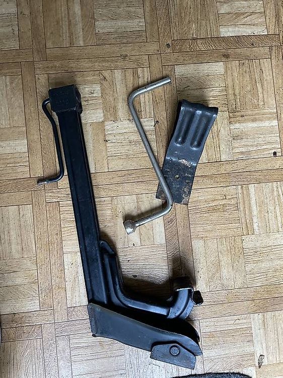 Tutti pezzi di ricambio auto: Bmw e30 original teile – Usato da Biasca venduto da dam_v27g 1