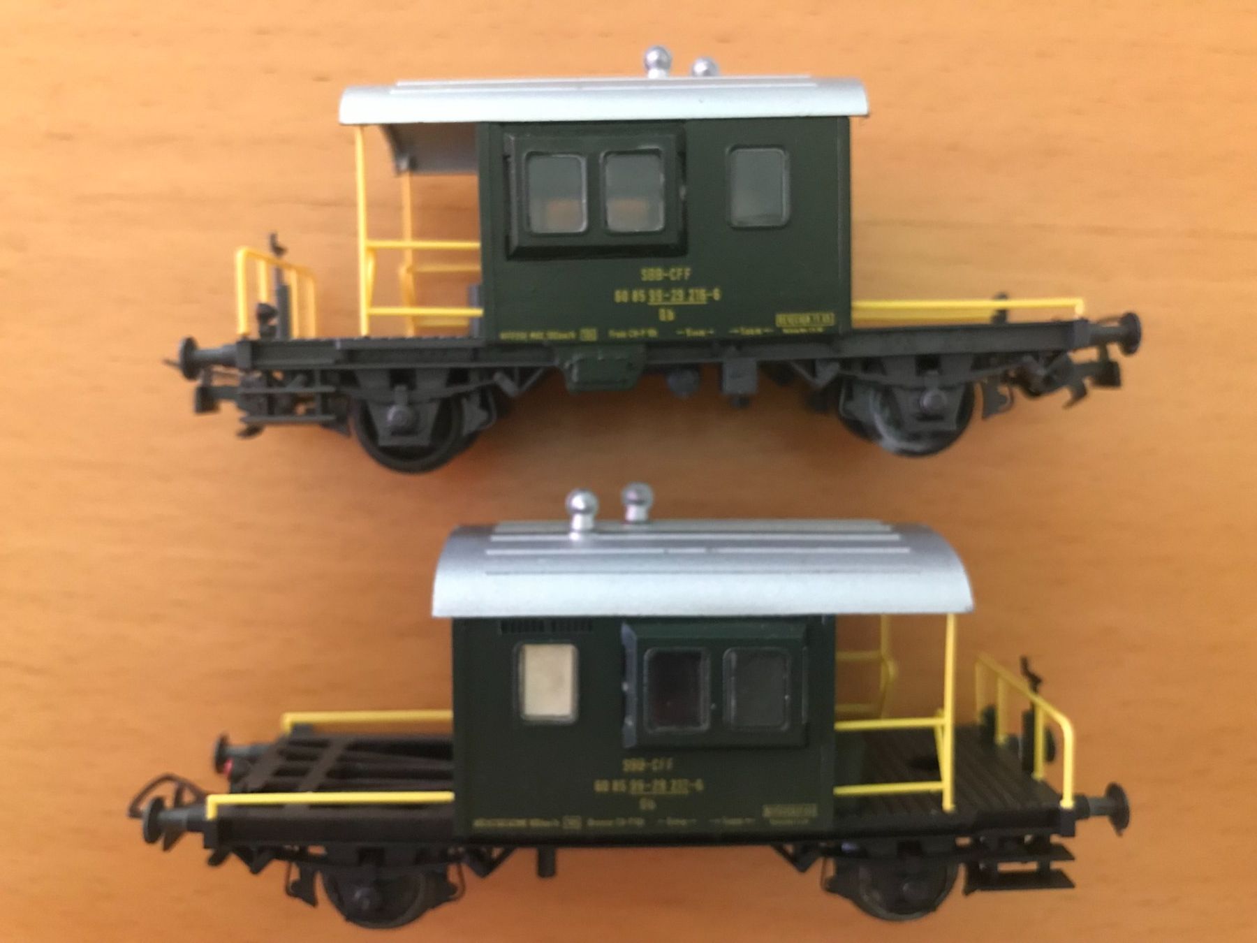 Liliput Modellini di ferrovie: 2x Liliput SBB Zugbegleitwagen "Sputnik" – Usato da Luzern venduto da mey_s13