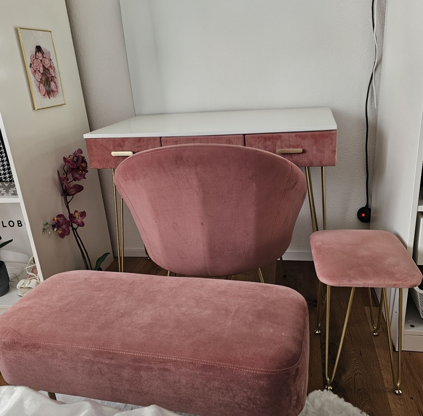 Coiffeuses: Samt Schminktisch Set – D'occasion à St. Margrethen SG par Alpinemoebel