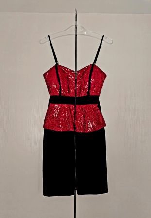 Spezielles Partykleid, Grösse S, sehr elastisch und bequem