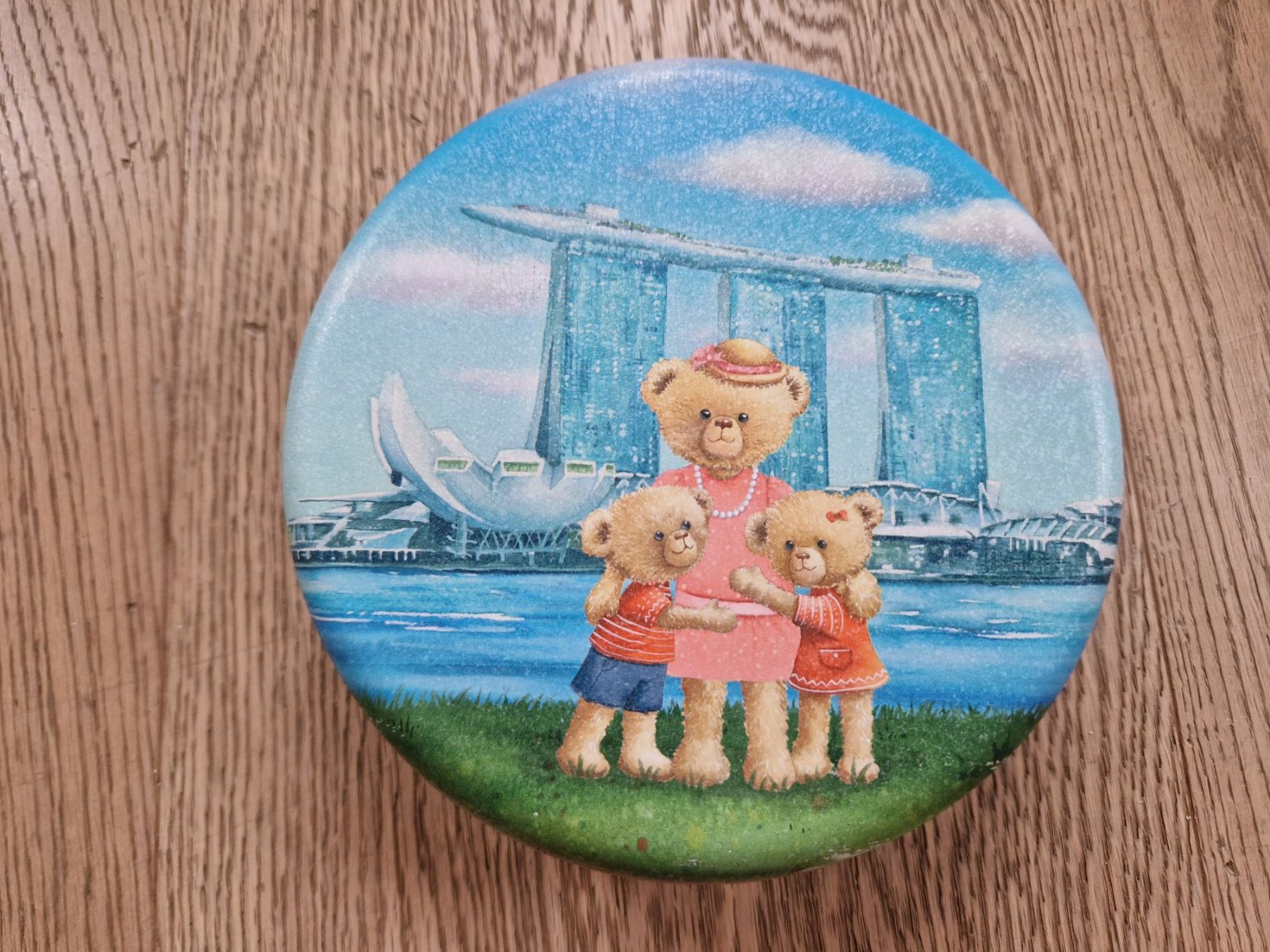 Tutte le decorazioni: Blech / Keks Dose aus Singapur Thema Muttertag – Usato da Zürich venduto da cbeerli1980