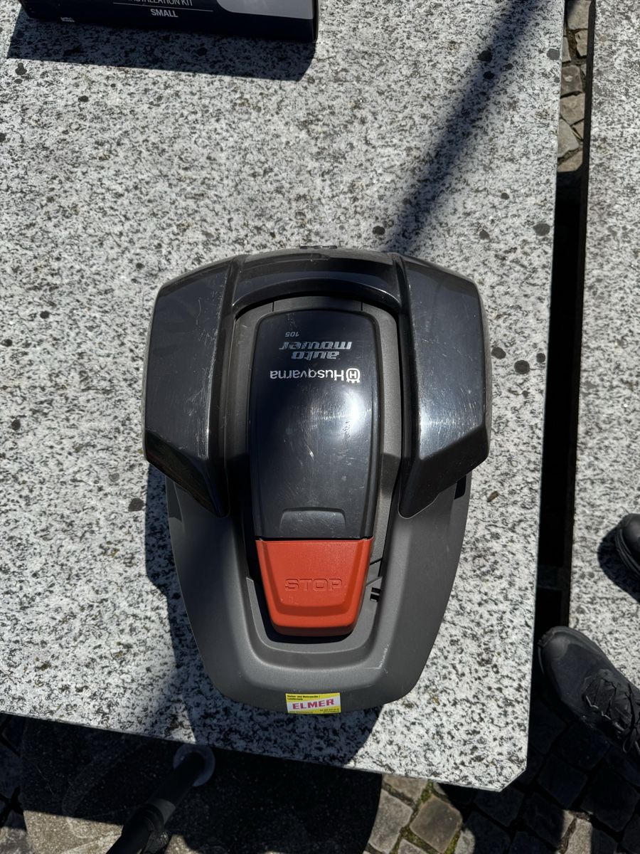 Husqvarna Tagliaerba: Husqvarna Automover 105 inkl. Installationskit S – Usato da Stäfa venduto da MBrndl12 2