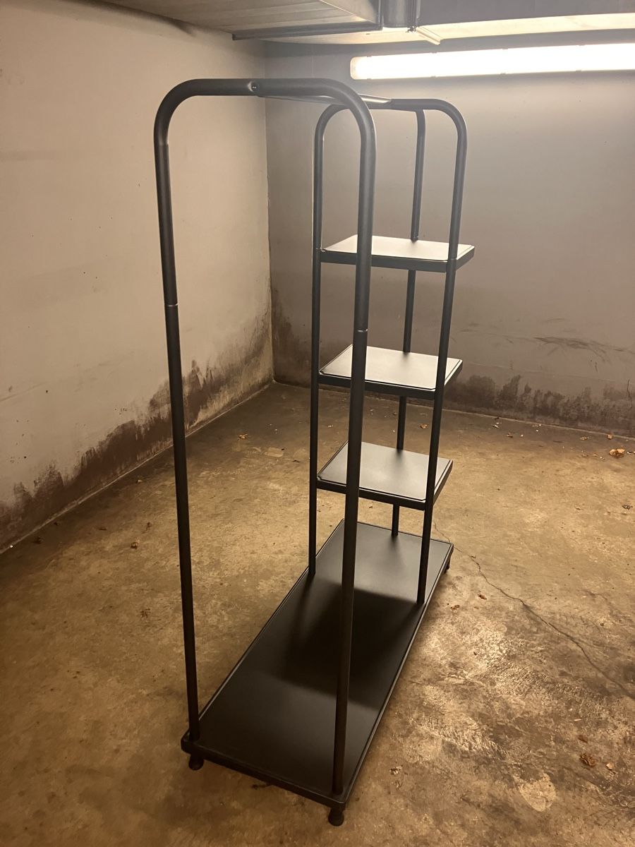 Ikea Kleiderständer Kornsjö, Metall, schwarz, Top Zustand! (Gebraucht) in Benglen für CHF 25 – nur Abholung auf Ricardo kaufen