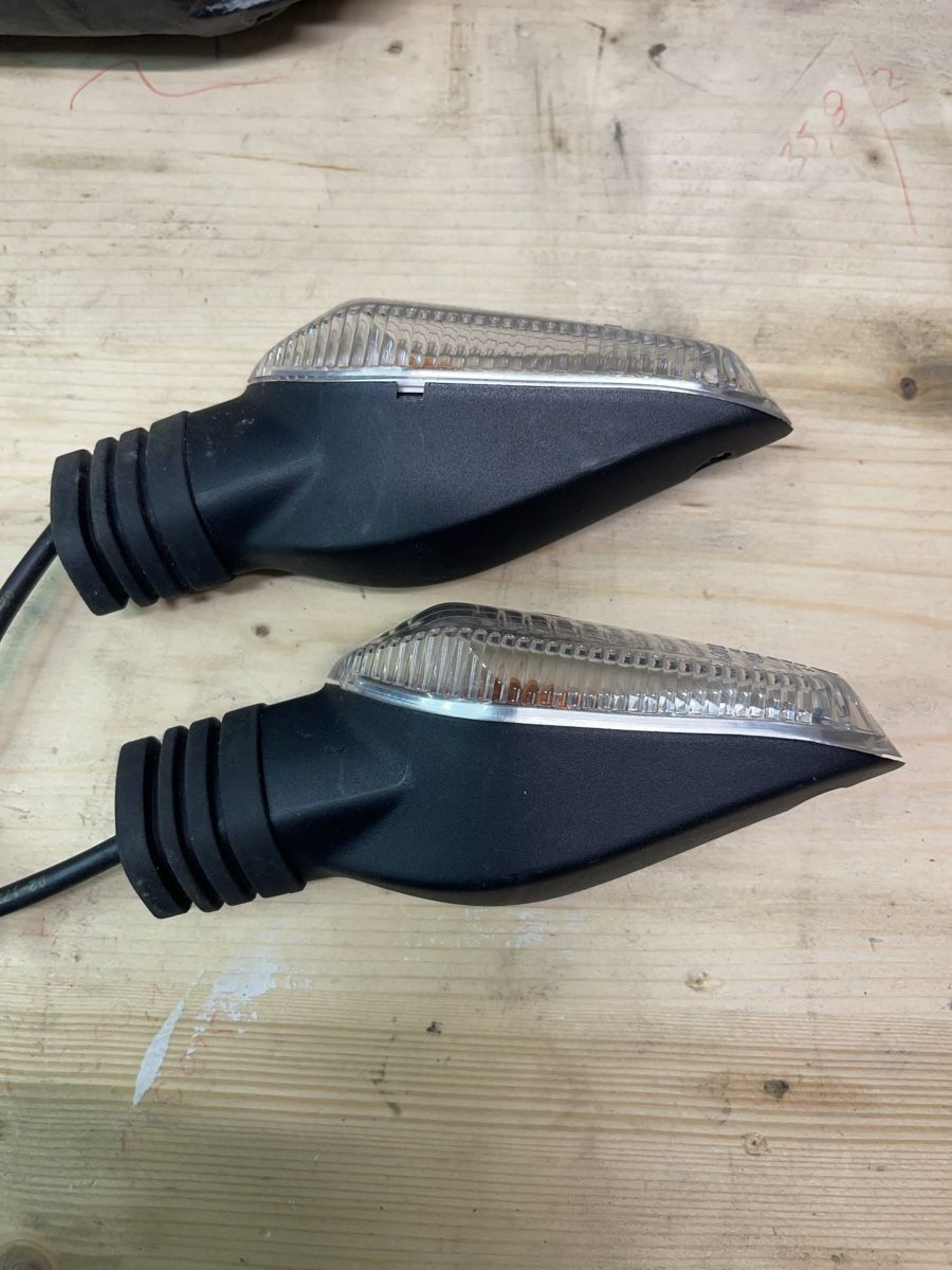 Ducati Alle Motorradersatzteile: Ducati original blinker L+R – Gebraucht aus Winterthur von Panagos 2
