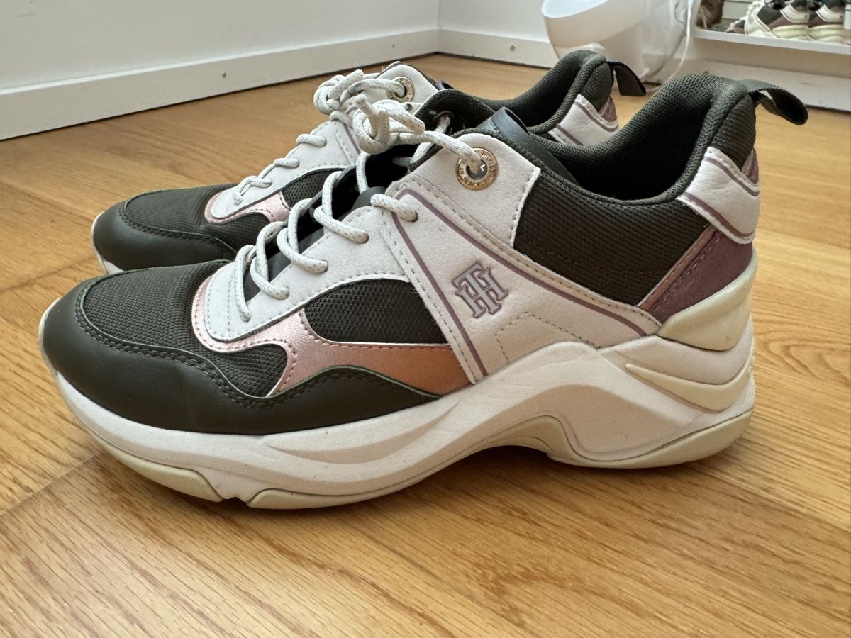 Tommy Hilfiger Scarpe da donna: Originale Tommy Hilfiger Sneakers, Gr. 39 – Usato da Winterthur venduto da mar_hcp9