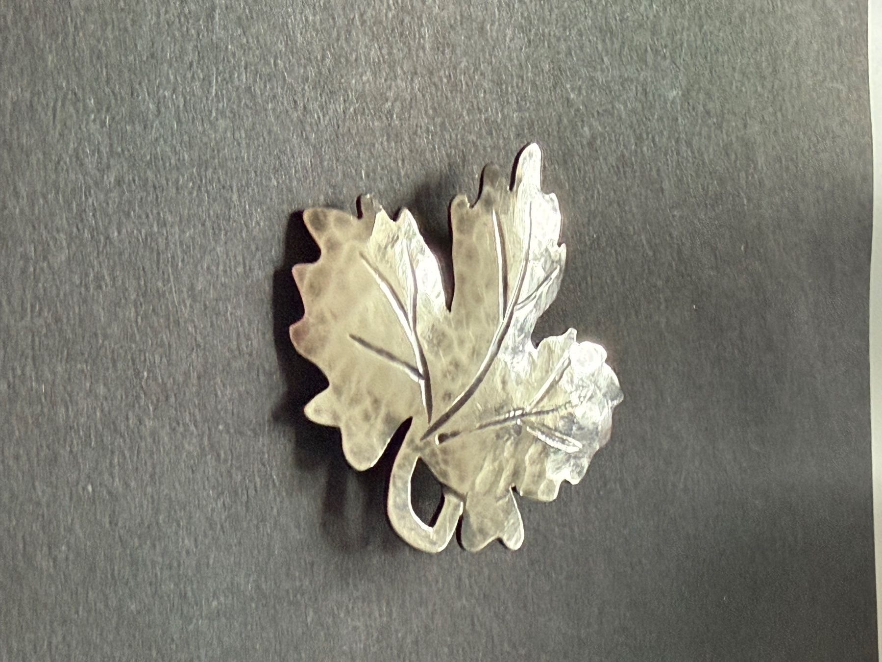 Spille & Fermagli: Vintage Brosche, Blattform, Silber 800 – Usato da Zürich venduto da leo0105 1