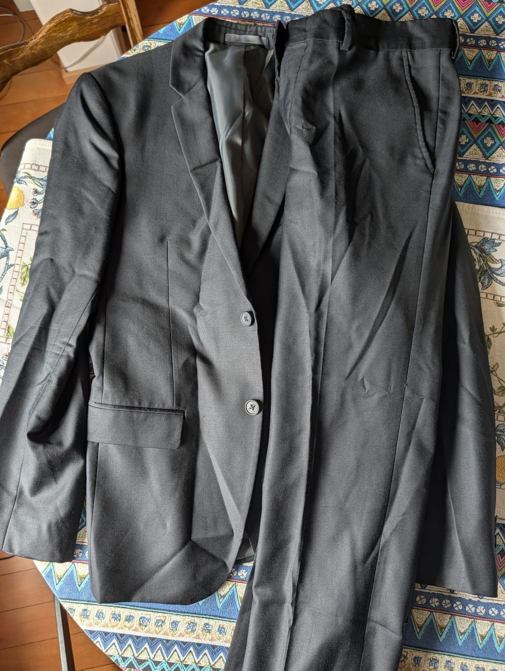Anzüge: Calvin Klein Black Suit Jacket and Pants Size 48 – Gebraucht aus Zürich von jor_68rp
