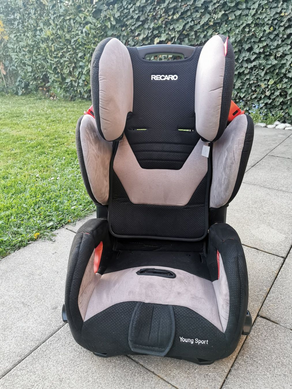 Recaro Auto-Kindersitze: Recaro Young Sport Auto Kindersitz – Gebraucht aus Uster von raffaele738 3