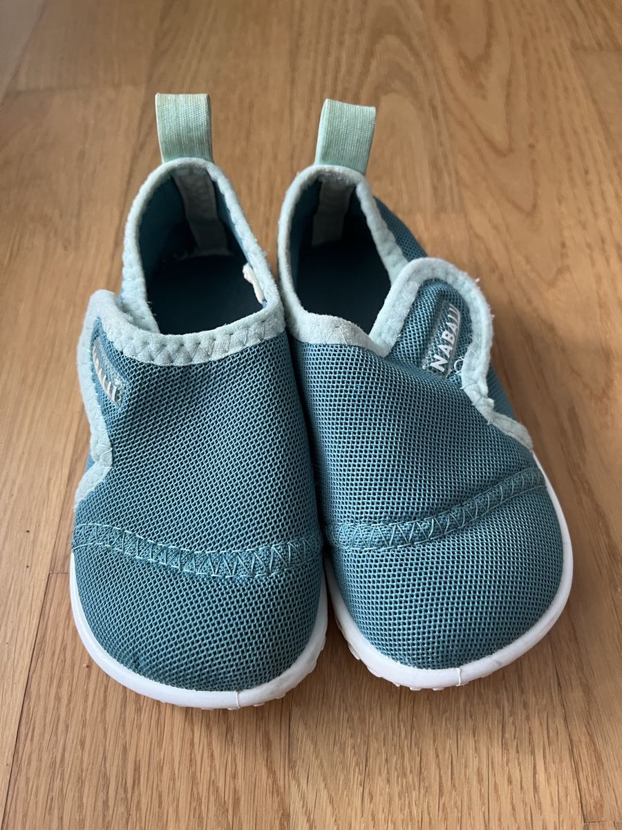 Decathlon Scarpe per ragazzi: Wasserschuhe Decathlon Gr24 – Usato da Root venduto da Kametaro 1