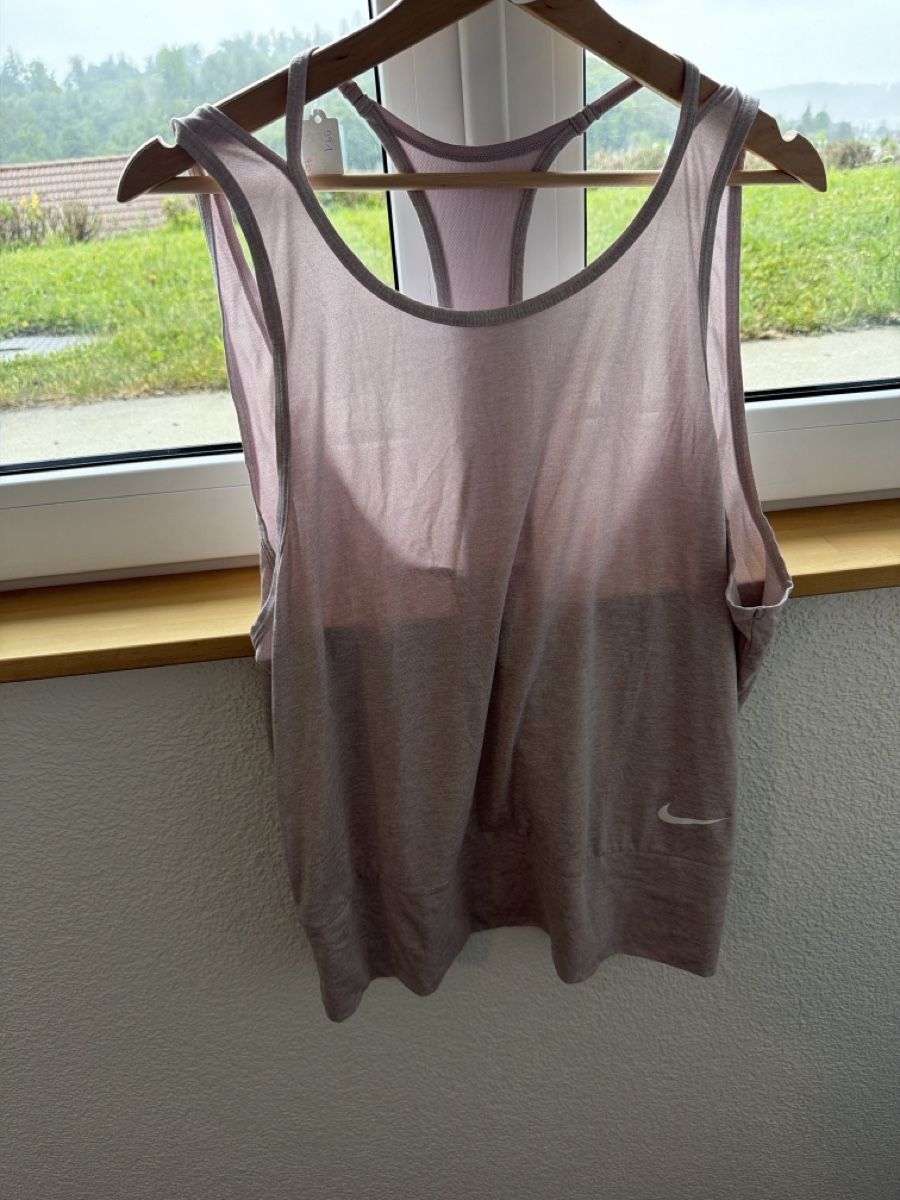 Nike Top: Nike Top Gr . L – Usato da Oftringen venduto da LikeiT 1
