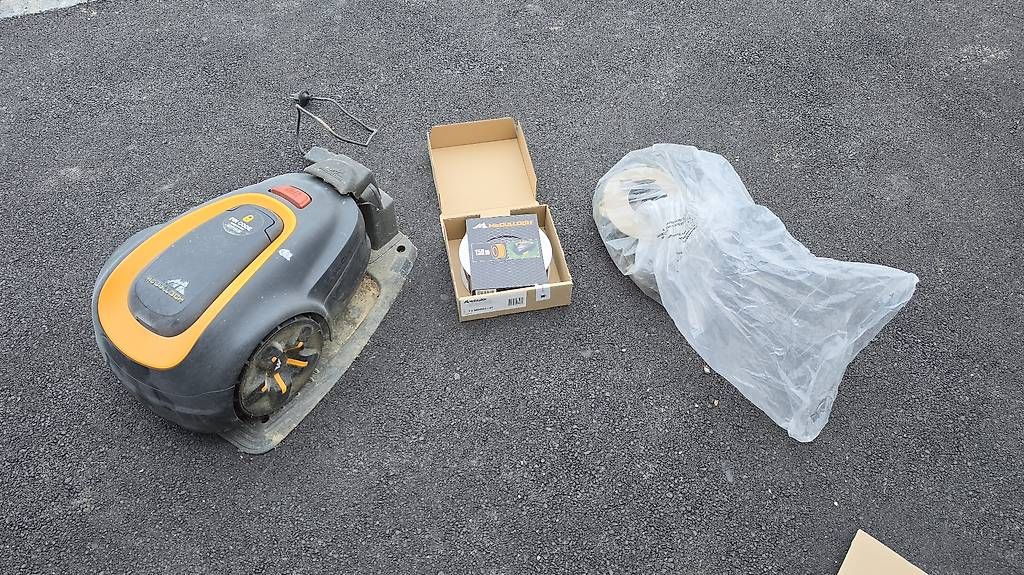 Tagliaerba: Tondeuse robot – Usato da Les Breuleux venduto da Djfox6
