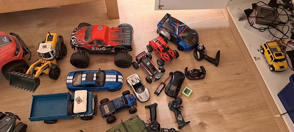 RC Kits de montage: RC Autos set – D'occasion à Burgistein par tekla2012 2