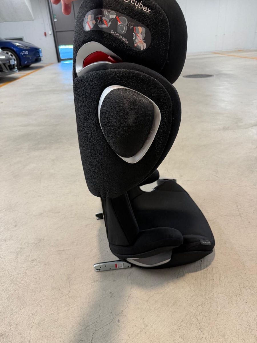 Cybex Sièges auto: Cybex Solution Z-fix Kindersitz schwarz – D'occasion à Kilchberg ZH par 2nd.Life 1