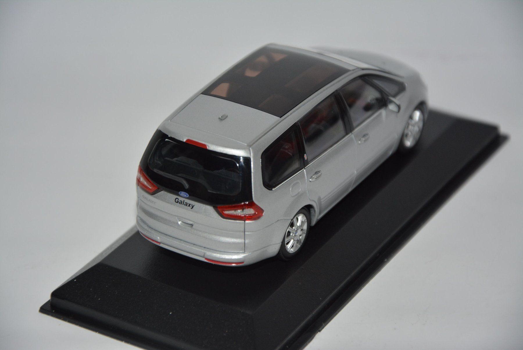 Ford Voitures modèles: Ford Galaxy 2006 , Minichamps , 1:43 – Neuf (Voir description) à Goldach par Feivel9 6