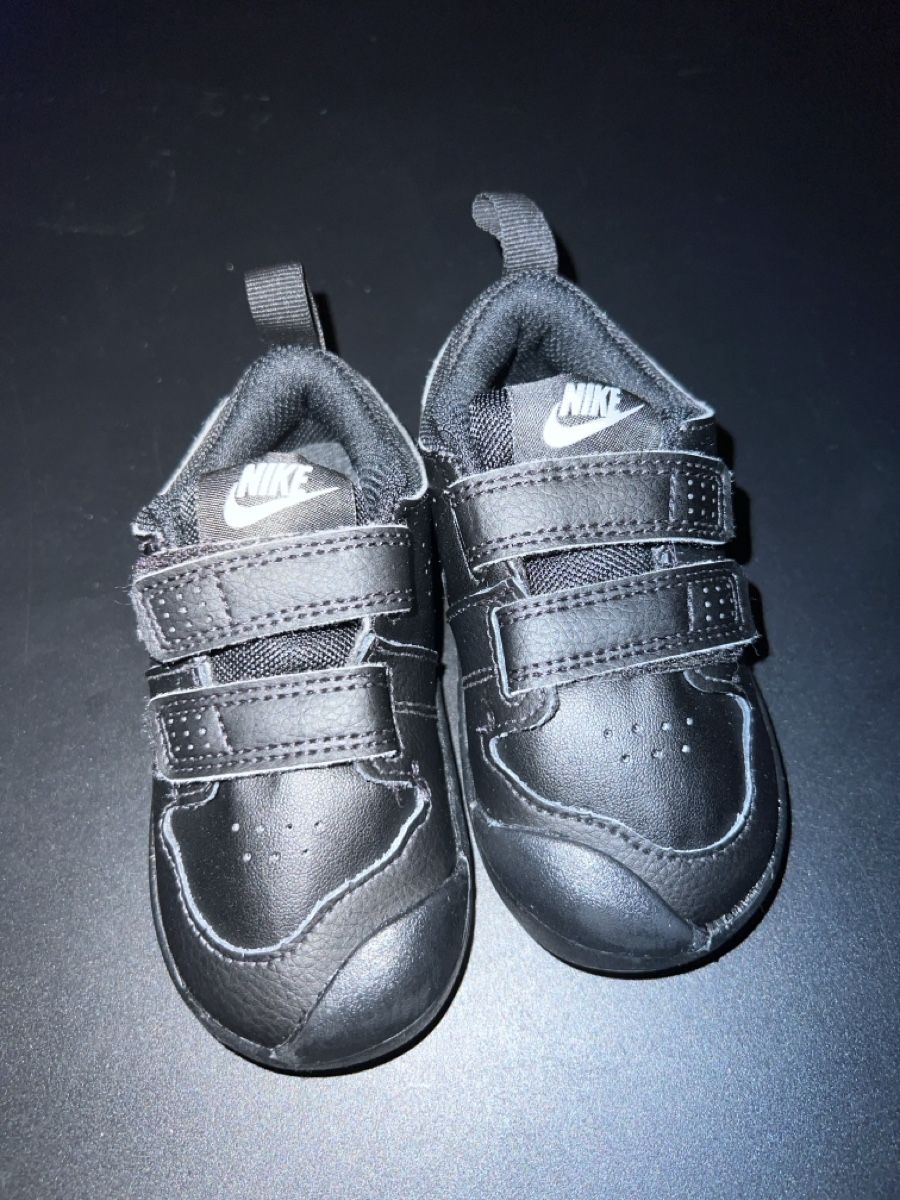 Nike Scarpe per ragazzi: Nike Sneaker Gr.22 – Usato da Adliswil venduto da sch_pl69