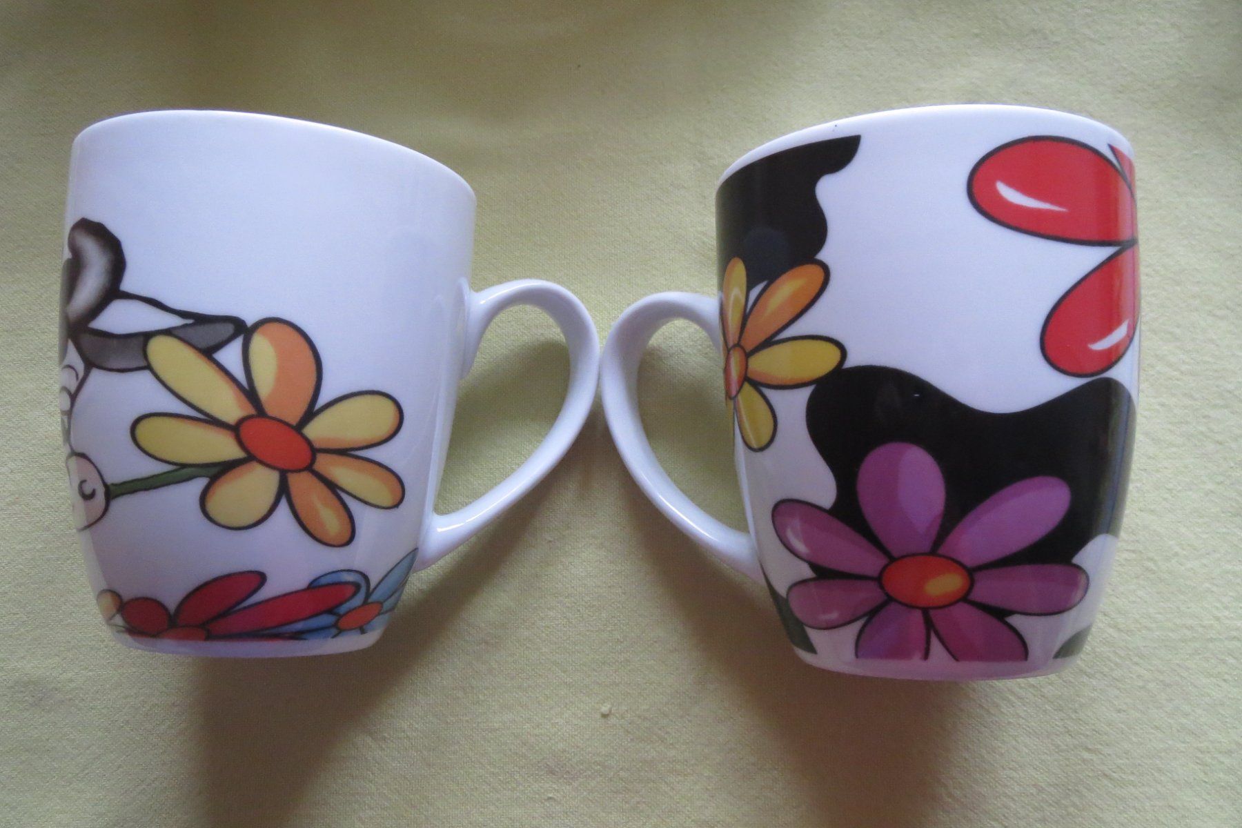 Tazze: Tassen mit Kuh und Blumenmuster – Usato da Herisau venduto da fan_h9qj 3