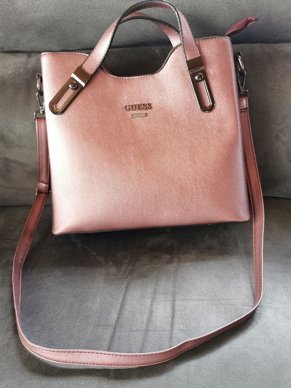 Taschen für Damen: Schöne, nicht echte Tasche – Neu (gemäss Beschreibung) aus Egnach von WalNic