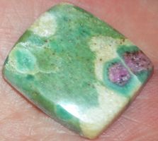 Cabochon L-2691 – Rubin Fuchsit -20x18mm