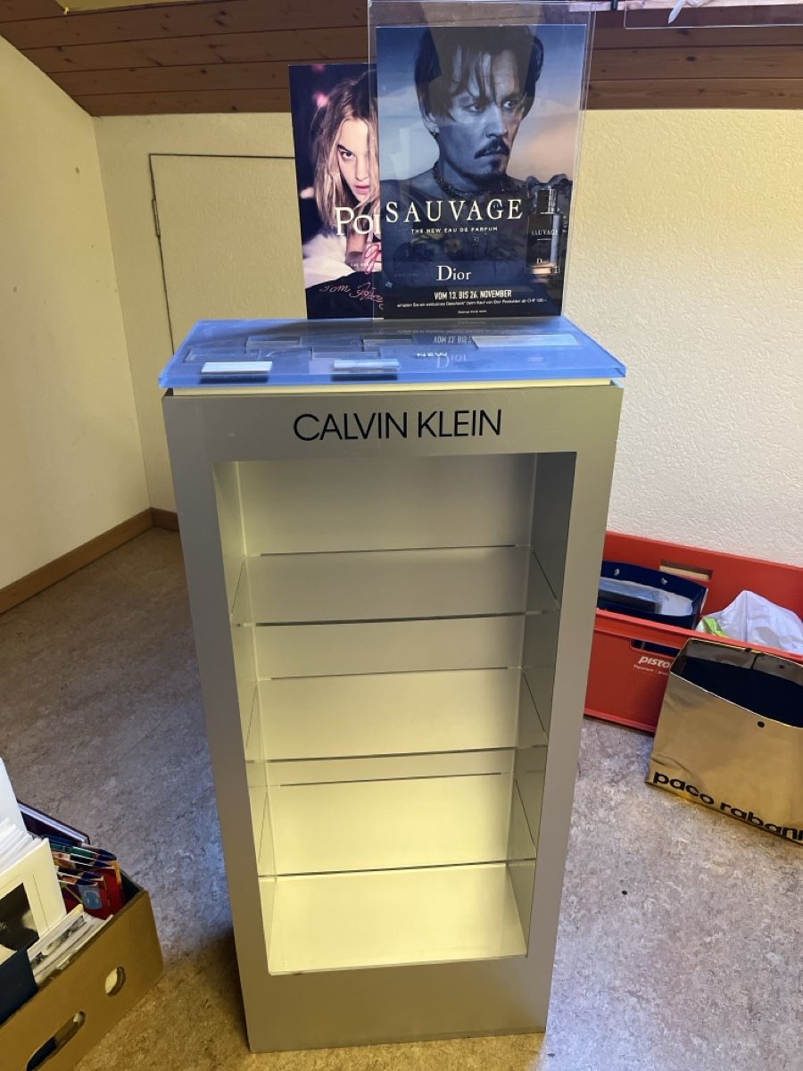 Sistemi di archiviazione: Parfüm Ständer Calvin Klein – Usato da Einsiedeln venduto da sandramon