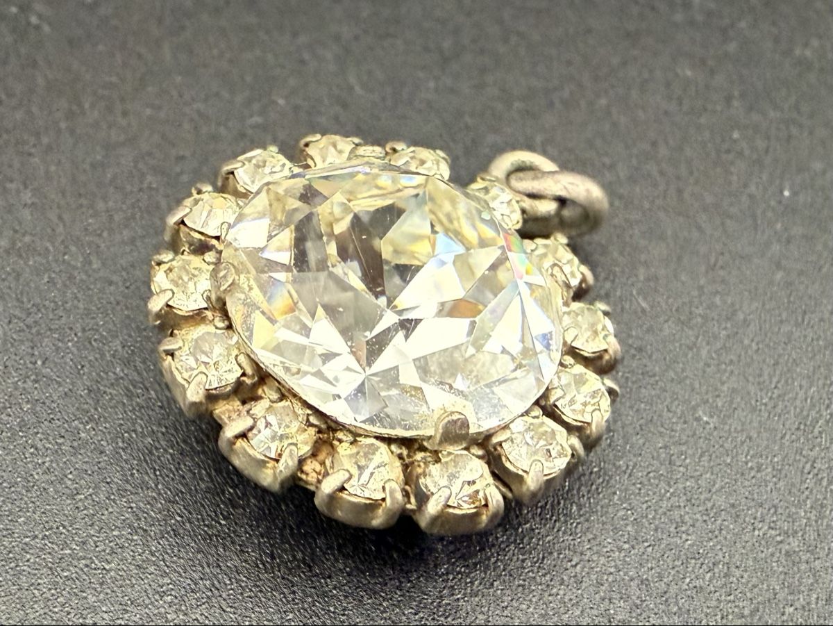 Ciondoli: Vintage Anhänger mit Strasssteinen – Usato da Lamone venduto da LaCantinaMagica 1