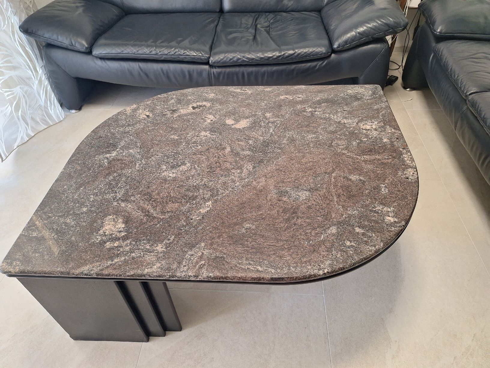 Tavoli: Granit Salontisch – Usato da Ueken venduto da talpastari