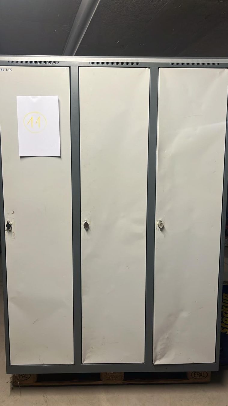 Lista Guardaroba: Lista Graderobenschrank, Spind 3fach – Usato da Berlingen venduto da mar_j9wt 1