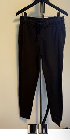 Pantalon de jogging Adidas noir, taille S négociable