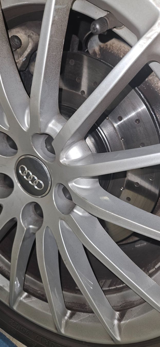 Audi Tutti pezzi di ricambio auto: Brembo Bremssheiben – Usato da Grenchen venduto da Tas_7gxh 3