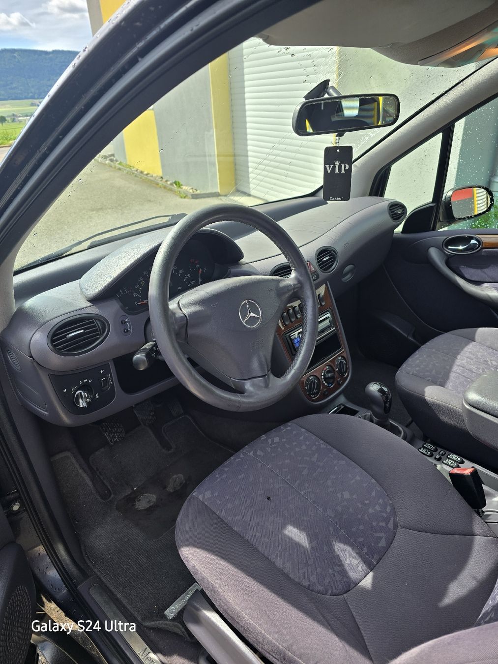 Mercedes-Benz Automobili: MERCEDES-BENZ CLASSE A 160 – Usato da CERNIER venduto da GarageConcept-Car 4