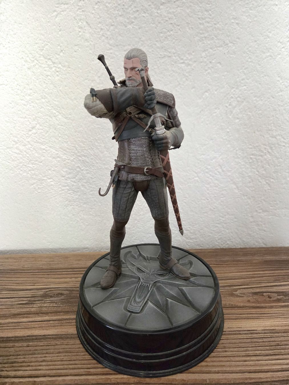 Figuren: Figurine Geralt de Riv – Gebraucht aus Villaz-St-Pierre von Weeping_Angel 1