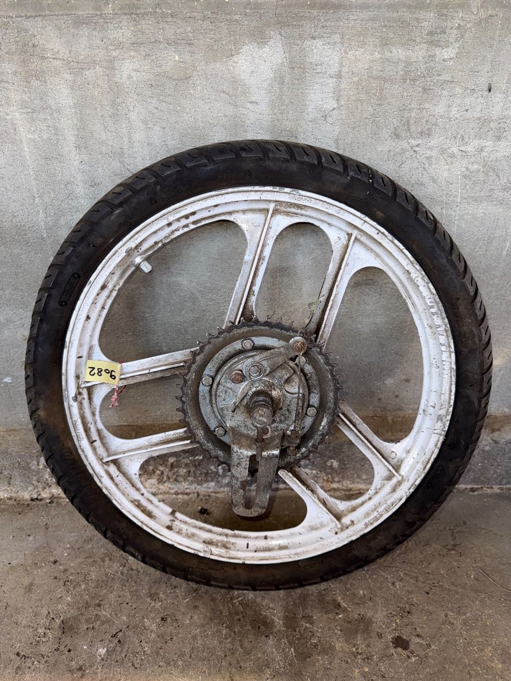 Pony Pièces pour mobylette: Pony/Cilo Mofa Hinterrad – Défectueux à Fahrni b. Thun par berger_tuning34