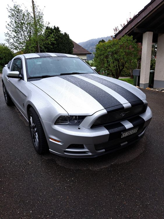 Voiture Ford Mustang V6