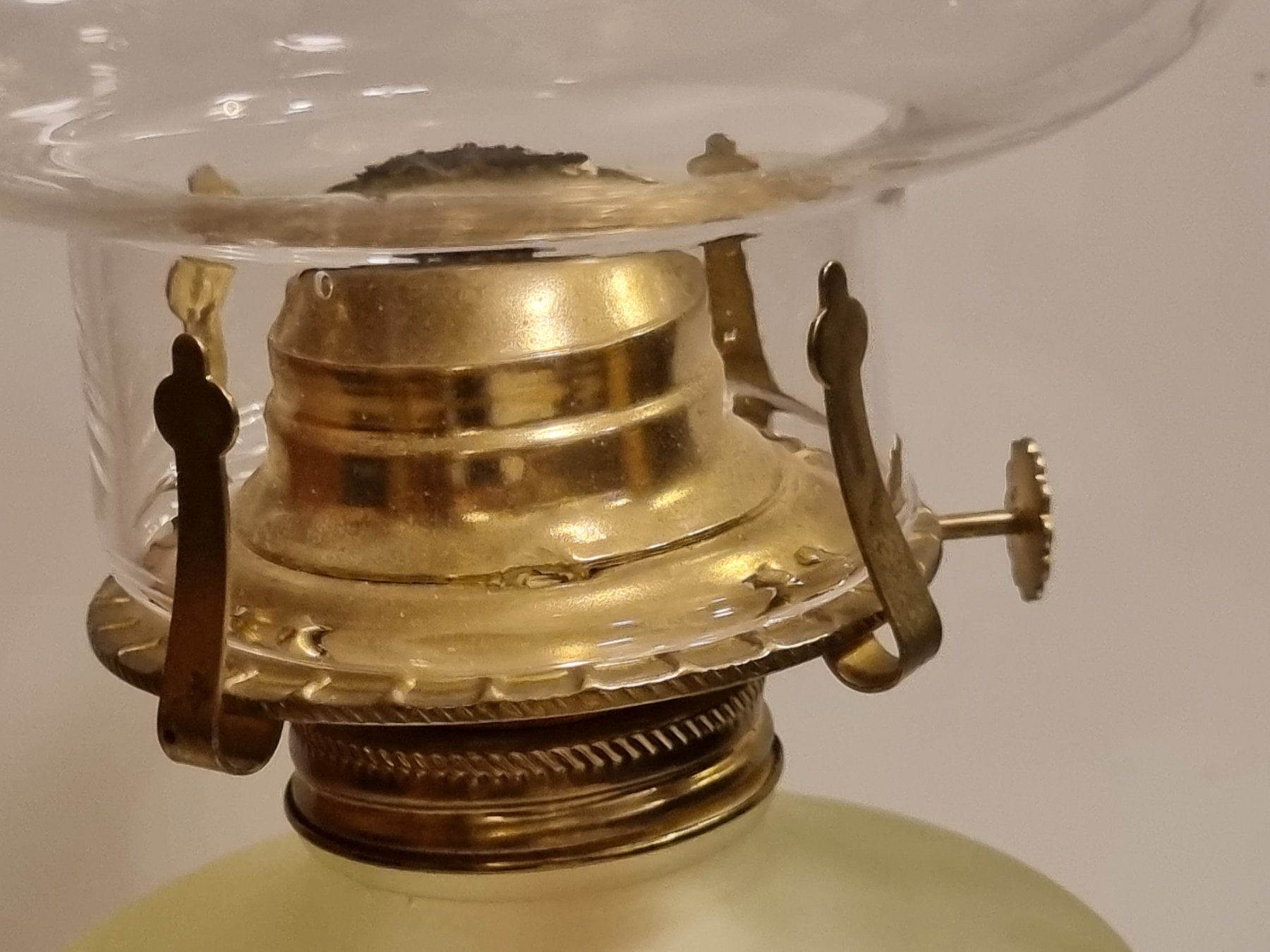 Lampen: Antike Petroleumlampe Glas Messing um 1900 – Gebraucht aus Scharnachtal von devin03 5