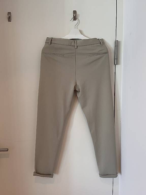 Pantaloni: Lindbergh Cropped Chino Superflex sand M – Usato da Winterthur venduto da pabe91 1