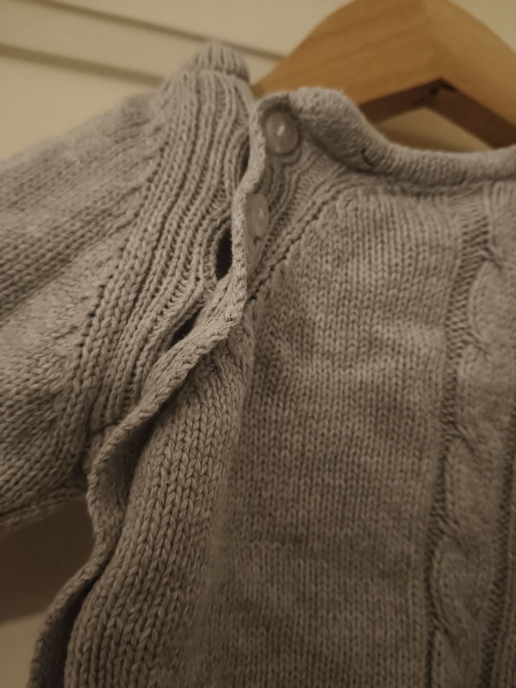 Pullover & Sweatshirts: Baby Pullover grau Grösse 62 – Gebraucht aus Zürich von tweetys78 1