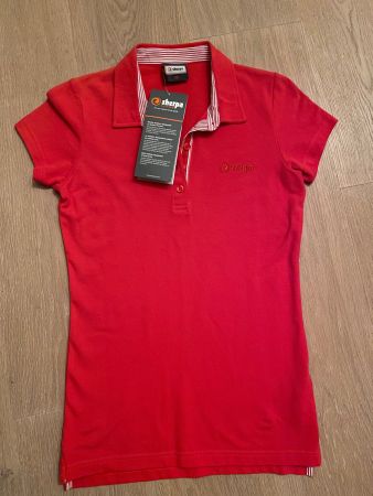 Neues rotes Poloshirt Marke Sherpa Grösse XS