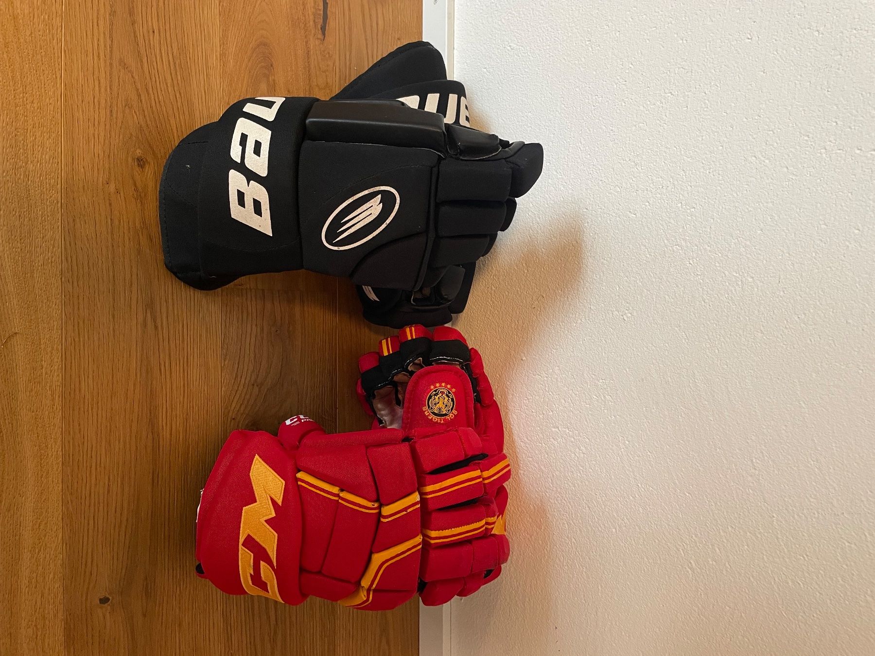 Schutz & Schoner: Eishockey Ausrüstung kompl. – Gebraucht aus Buchs SG von Gafi30 1