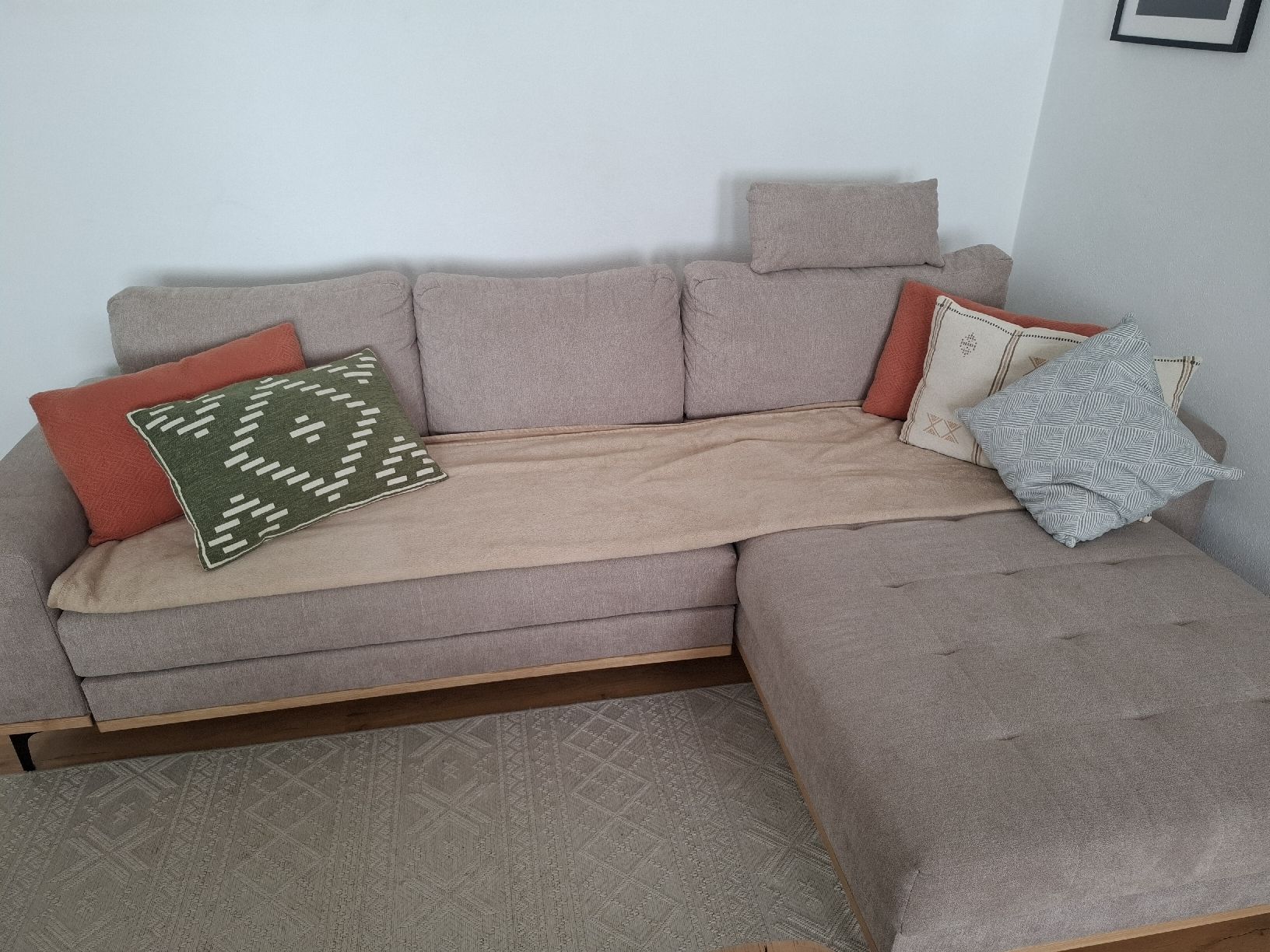 Divani: Ende Juni holen🌷Ecksofa rechts baige/sandfarben NP 2700.- – Usato da Schaffhausen venduto da ricmivo 6