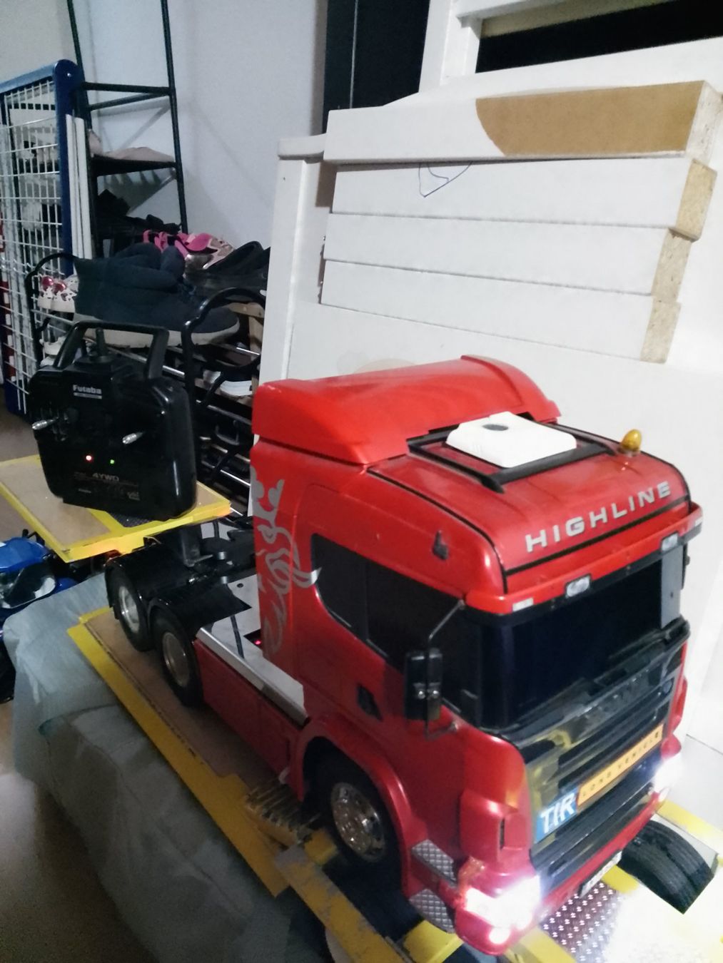 Scania Modellismo RC: Scania mit Tiefgänger – Usato da Biel/Bienne venduto da RC-Modellsport