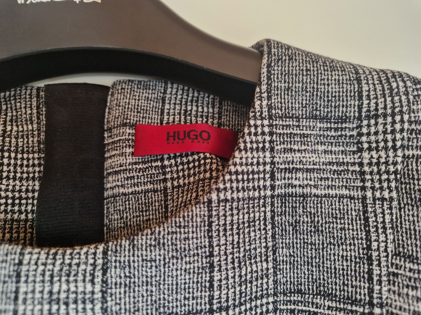 Hugo Boss Vestiti: Robe HUGO Boss Taille 34 – Usato da Pully venduto da Patriciaeve 1