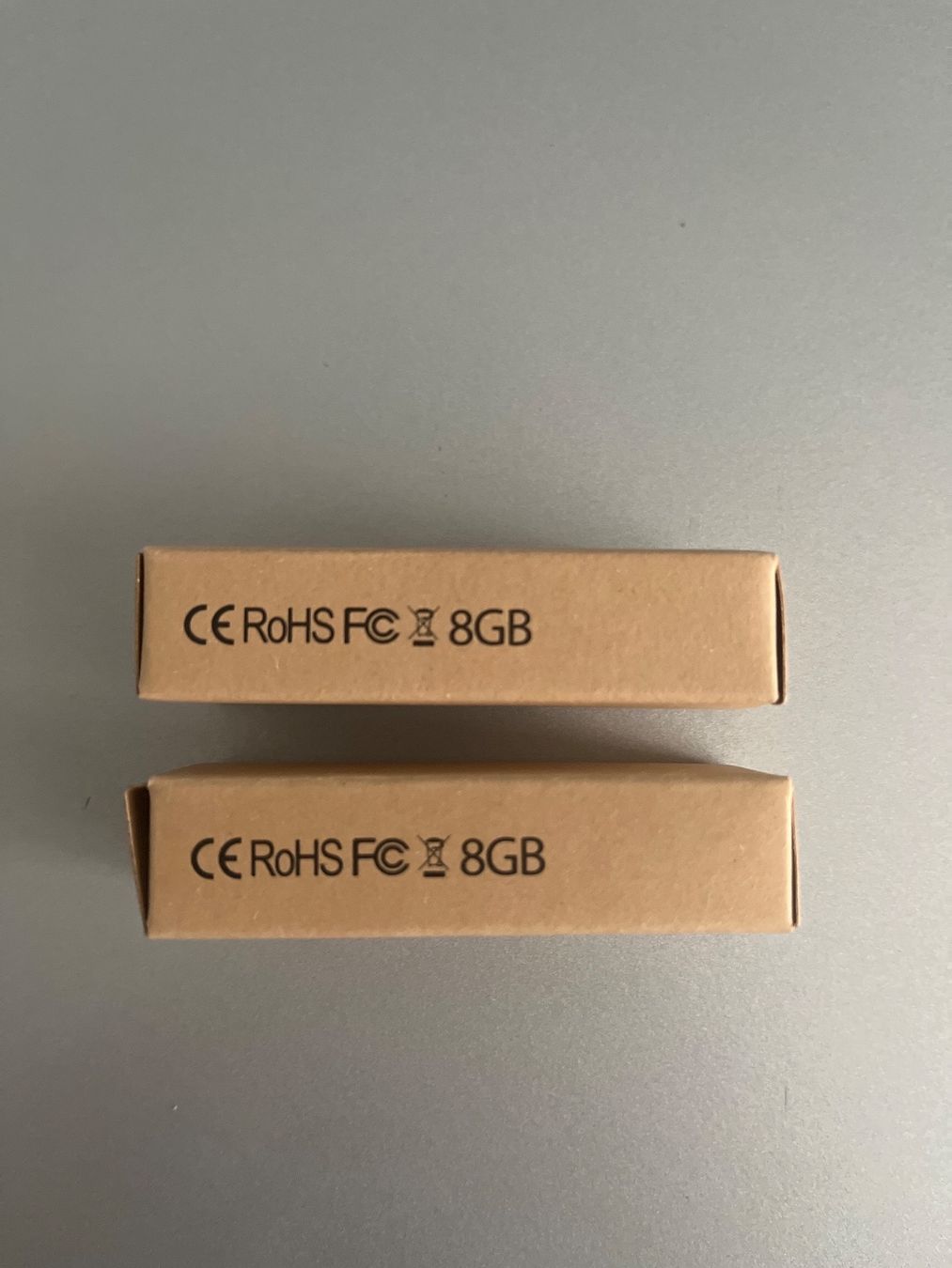 Chiavette USB: Zwei USB-Sticks 8GB – Nuovo e nell'imballaggio originale da Unterägeri venduto da flu_zp5d 1