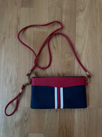 Elegante Damen Clutch/Handtasche mit Schulterriemen