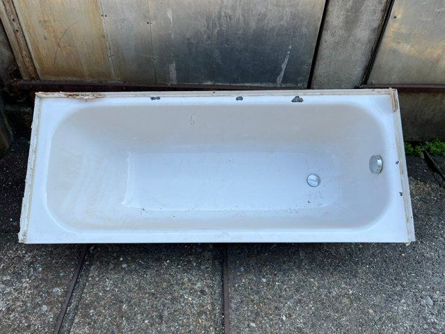 Vasche da bagno: Badewanne – Usato da Lotzwil venduto da Wakawilo 1